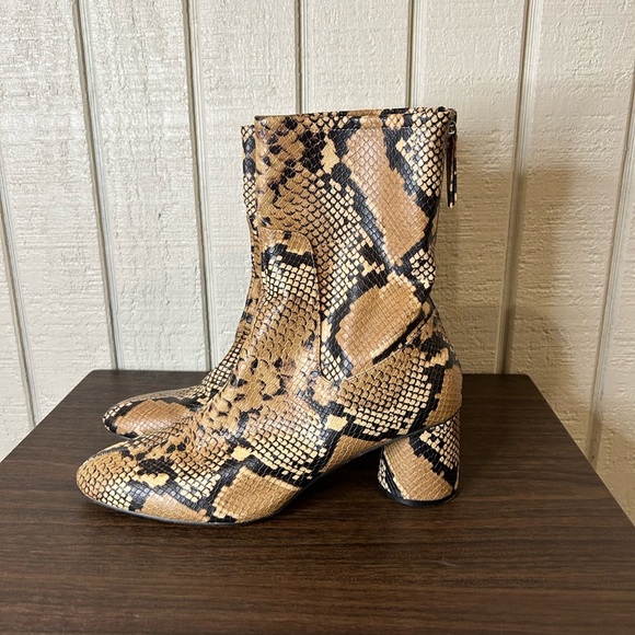 Zara Snake Skin Print High Ankle Boots, size 41. - Picture 6 of 6